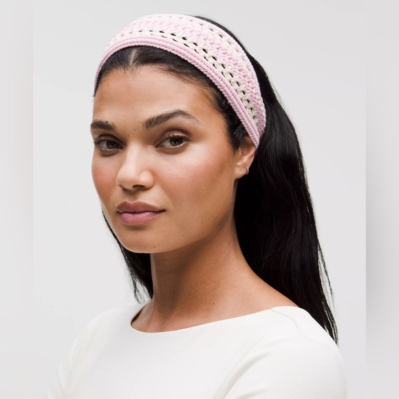 🆕💕 Lululemon Cotton Crochet Headband - Pink Organza Light Ivory - Picture 1 of 5